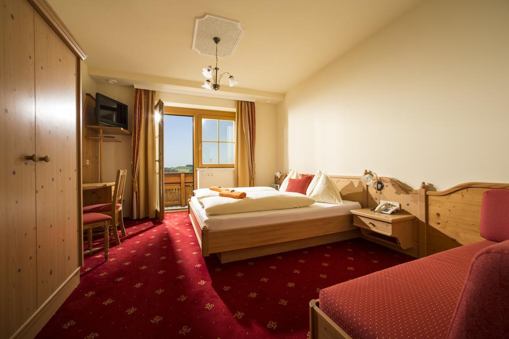 Hotel Panoramahof Loipersdorf Еннерсдорф Номер фото